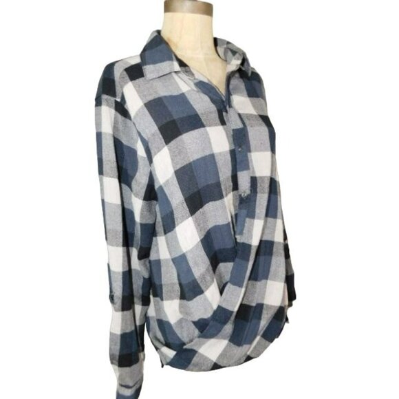 Blanknyc Size M Medium Plaid Button Tab Sleeve Shirt Top Blouse NWT - Picture 3 of 3